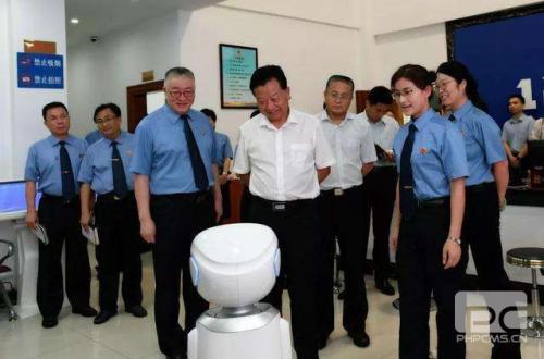 加速深化“智慧檢務(wù)”建設(shè)，機(jī)器人成主力軍!